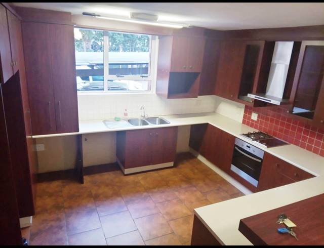 2 BEDROOM APARTMENT RENTED IN ST GEORGES PARK